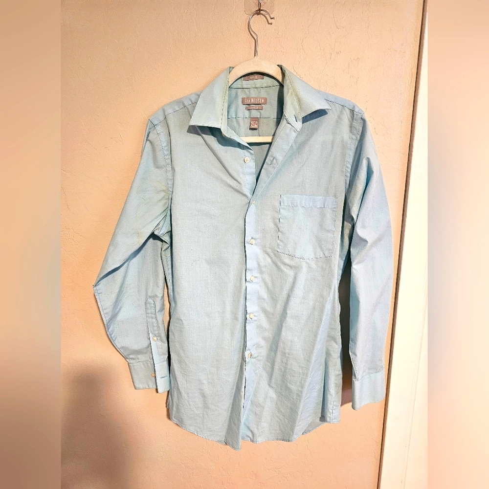 Van Heusen fitted long sleeve dress shirt